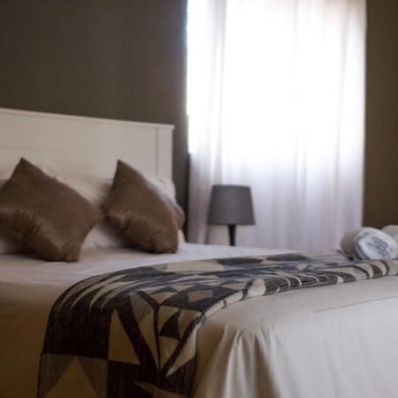 Seroloana Guest House Rustenburg Bagian luar foto