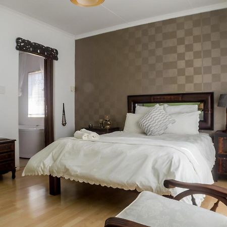 Seroloana Guest House Rustenburg Bagian luar foto
