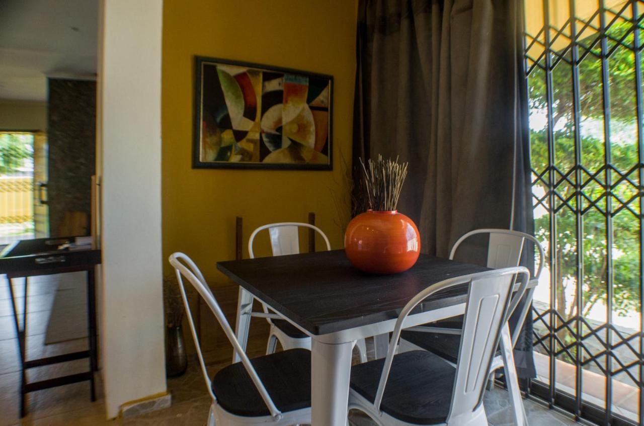 Seroloana Guest House Rustenburg Bagian luar foto