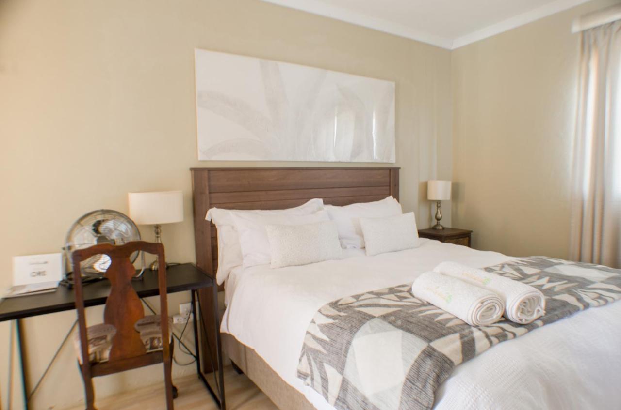 Seroloana Guest House Rustenburg Bagian luar foto