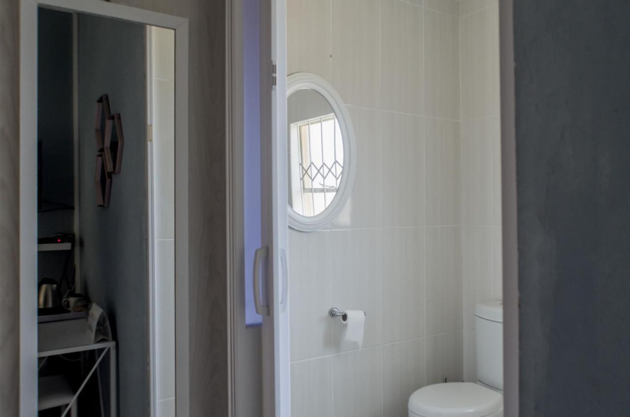 Seroloana Guest House Rustenburg Bagian luar foto
