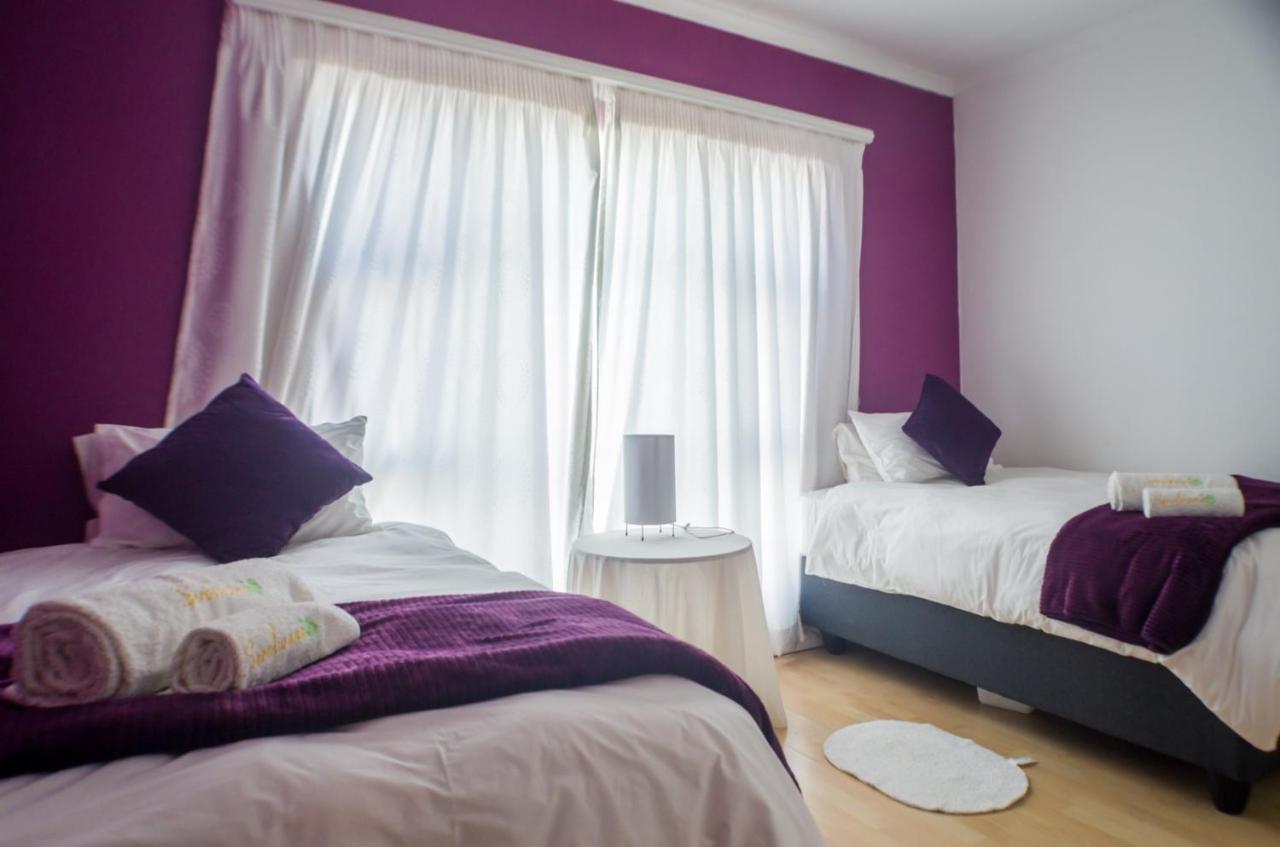 Seroloana Guest House Rustenburg Bagian luar foto