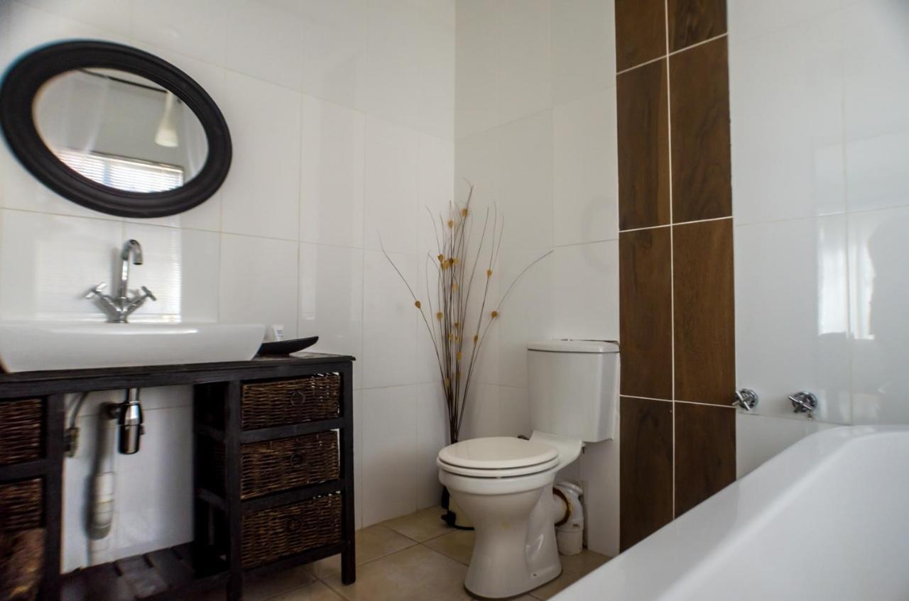 Seroloana Guest House Rustenburg Bagian luar foto